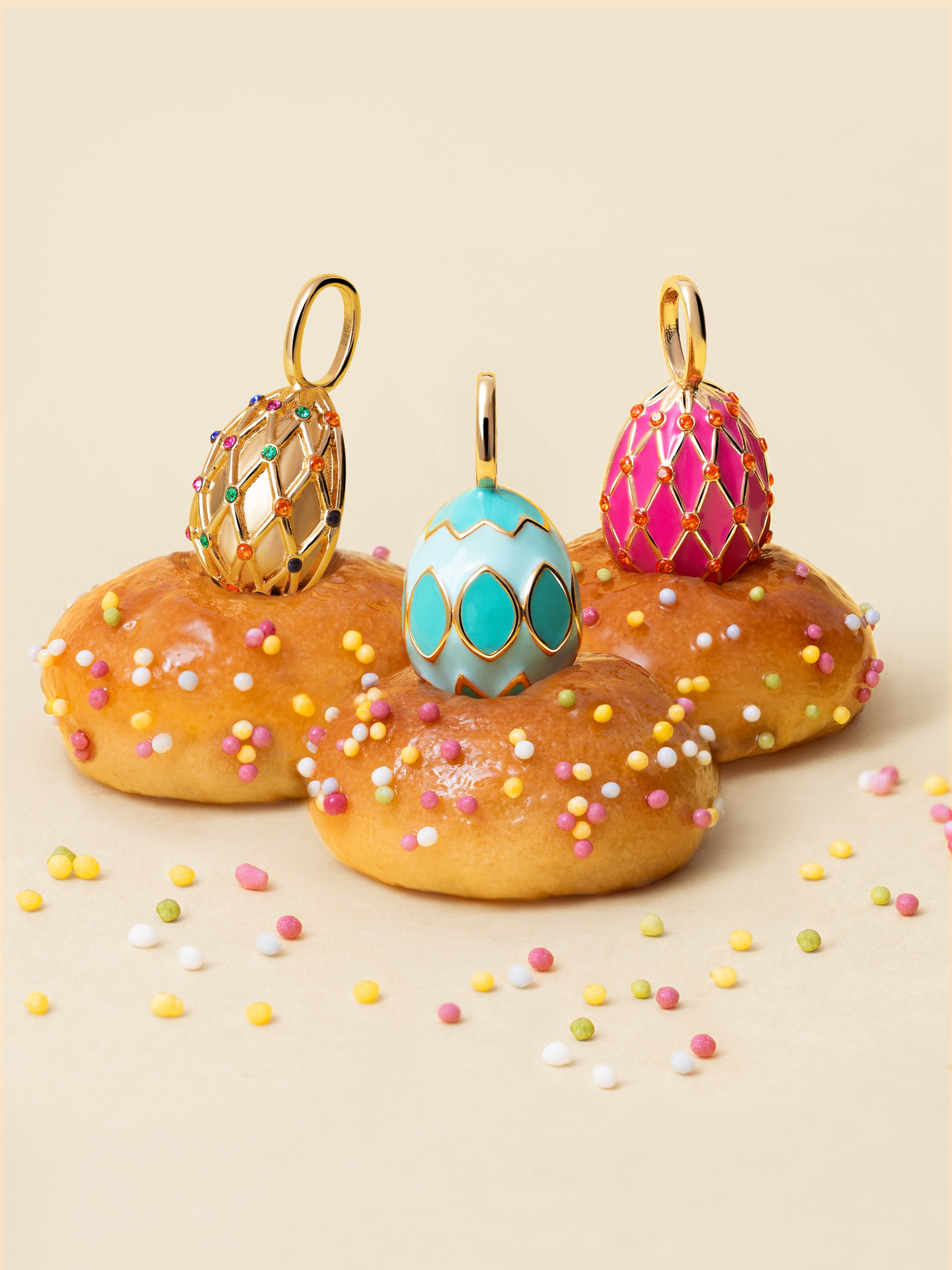 Charm Easter Egg Blue Baño Oro