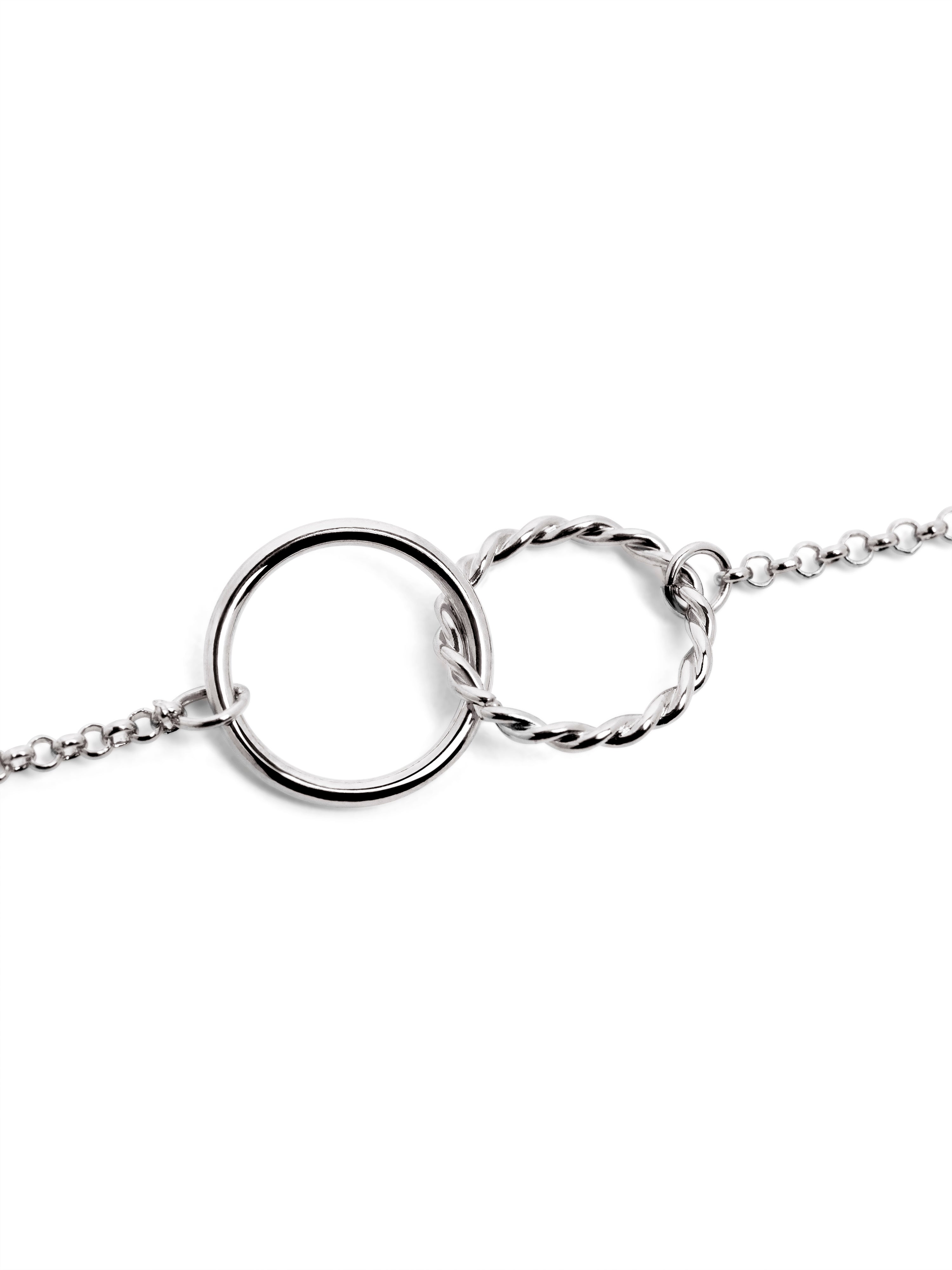 Circles Twist Necklace