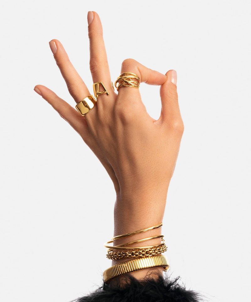 Personalisierter Signet Letter Ring vergoldet