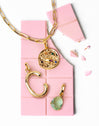 Charm Letter XL Baño Oro