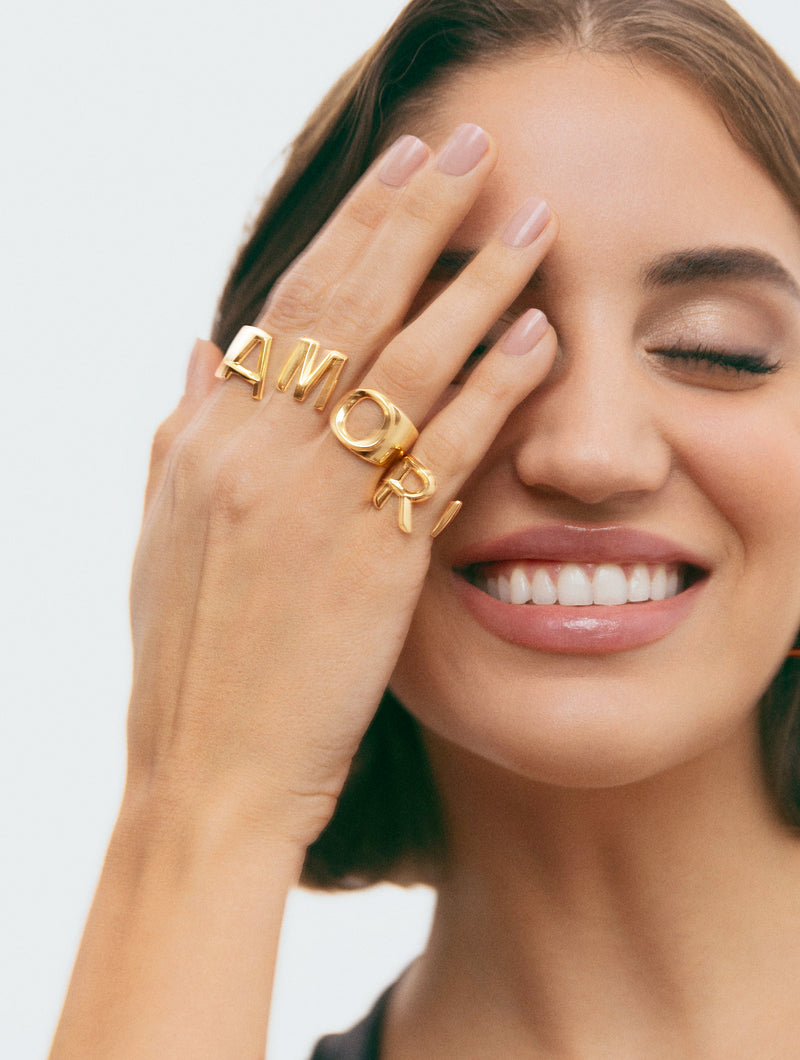 Personalisierter Signet Letter Ring vergoldet