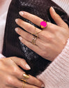 Signet Bean Neon Pink Enamel Ring, vergoldet