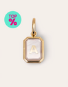 Personalisierter Letter Charm Perlmutt, vergoldet