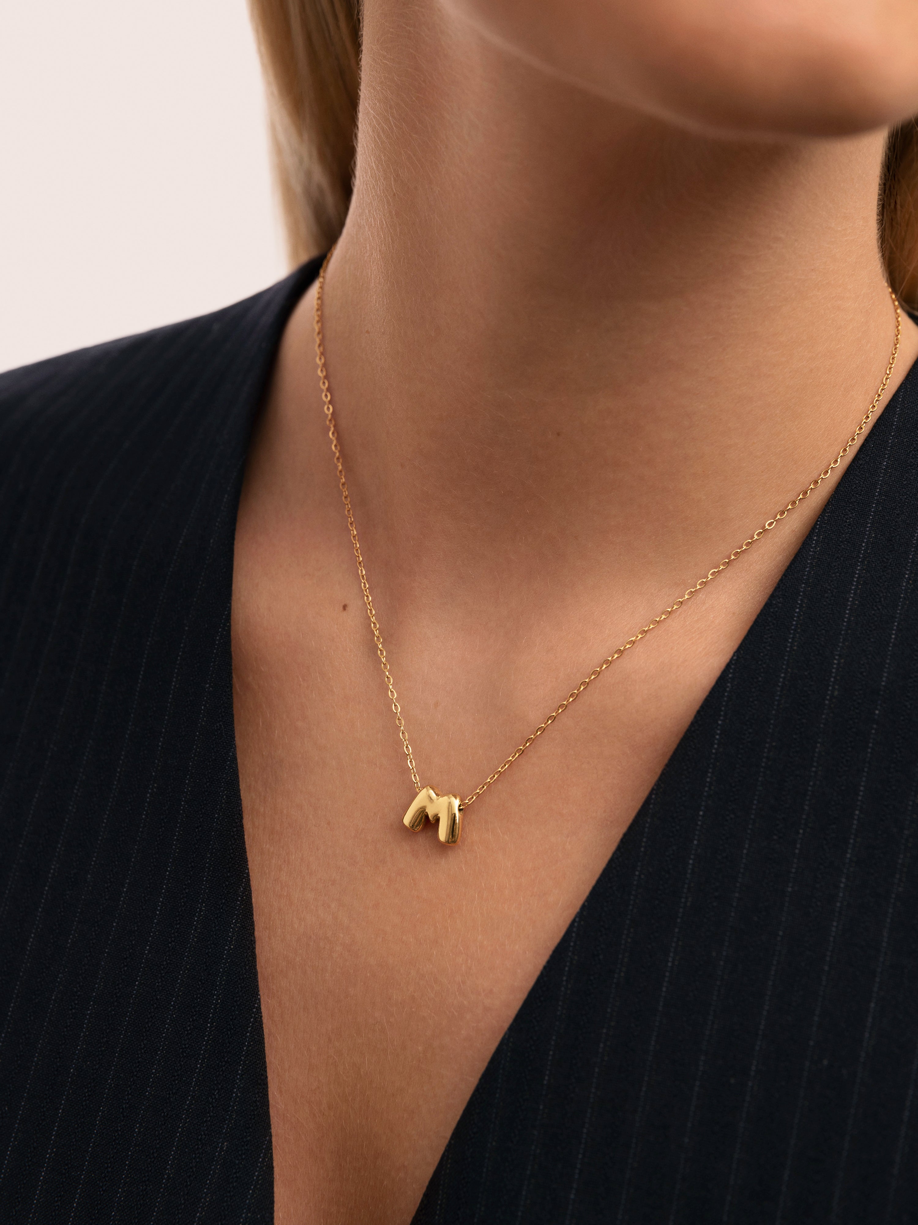 Personalisierte Halskette Hailey Buchstabe Edelstahl mit Goldbeschichtung