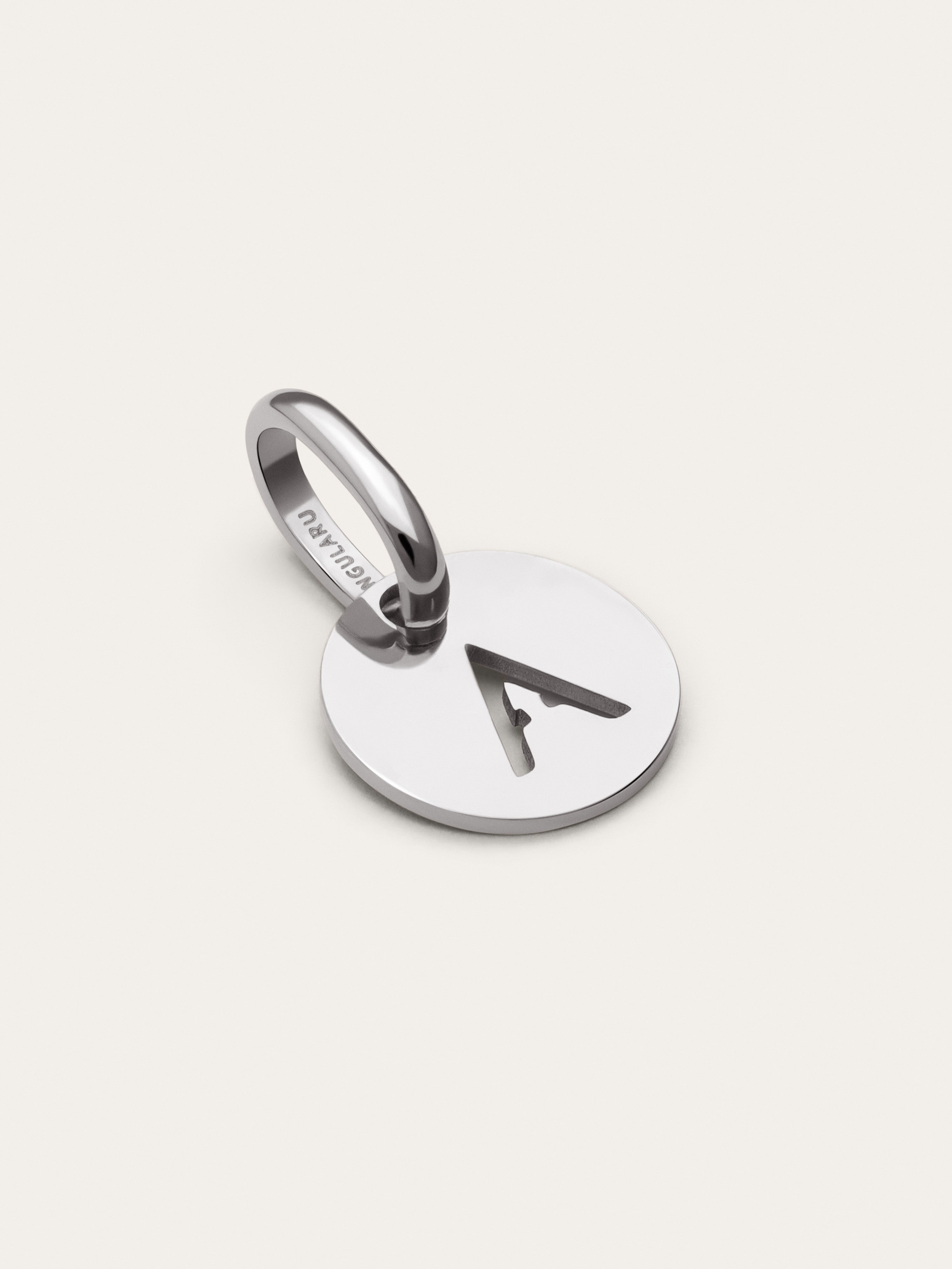 Mini Medallion Letter Acero