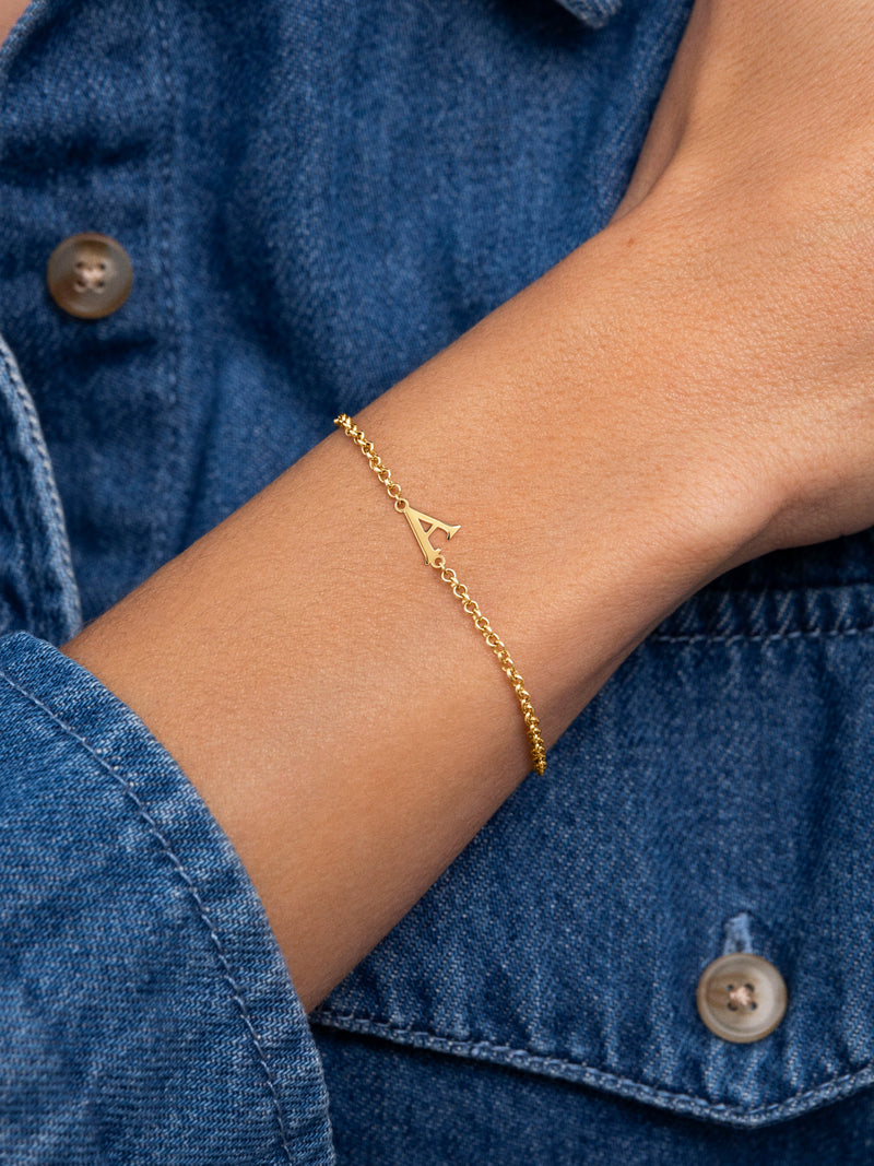 Single Letter Armband Silber, vergoldet