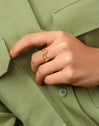 Ring Double Peak Edelstahl mit 18kt Goldbeschichtung - puesto en modelo