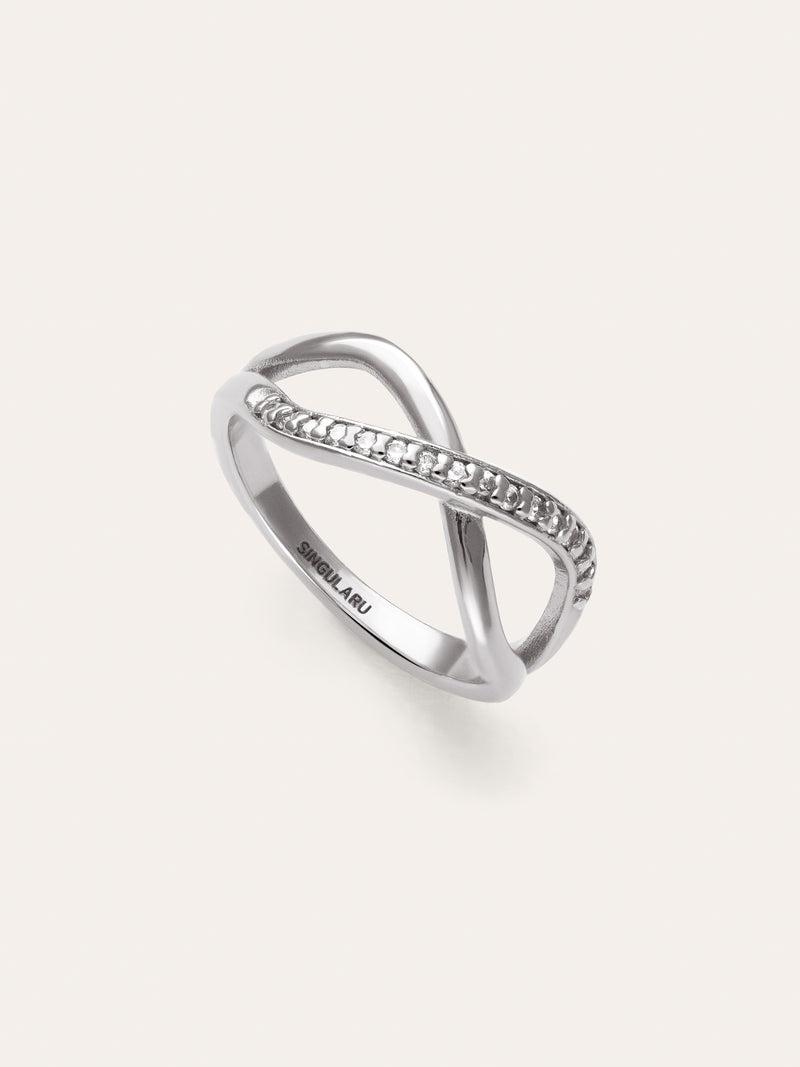 Eterna Sparks Ring