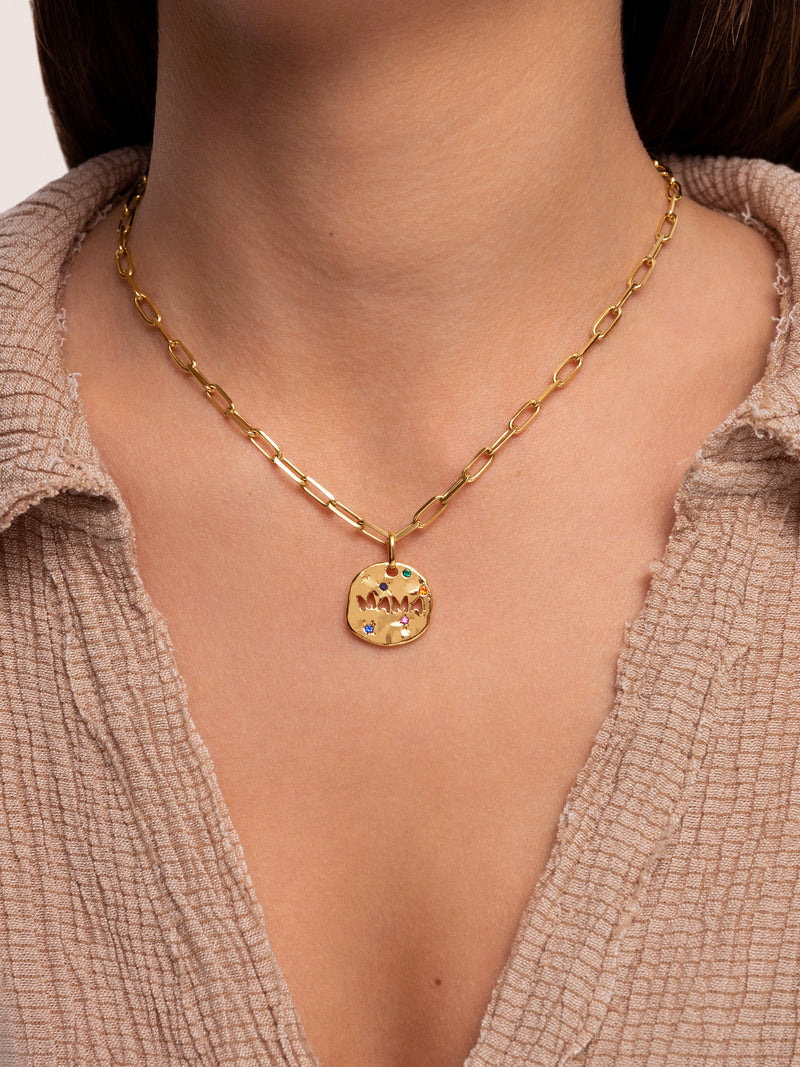 Mamá Charm, vergoldet