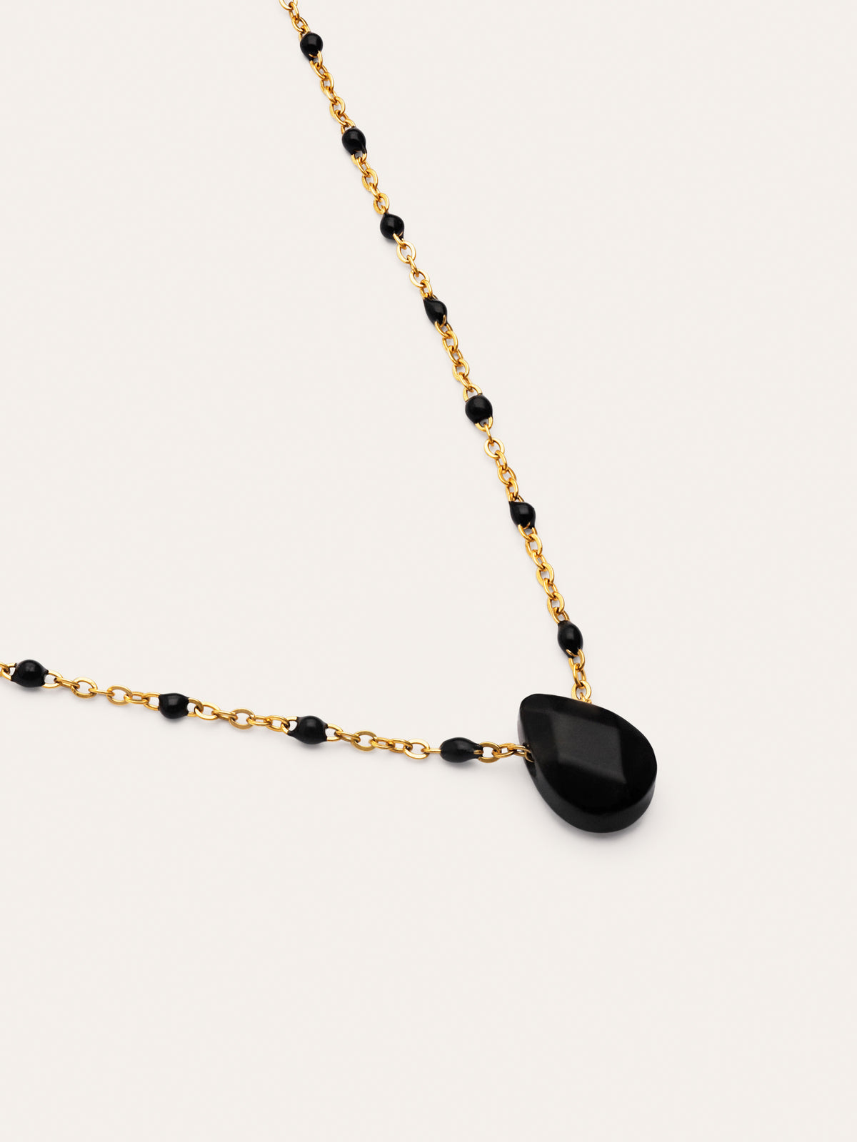 Imagen detalle de Colar Hydra Preto Aço Banhado a Ouro