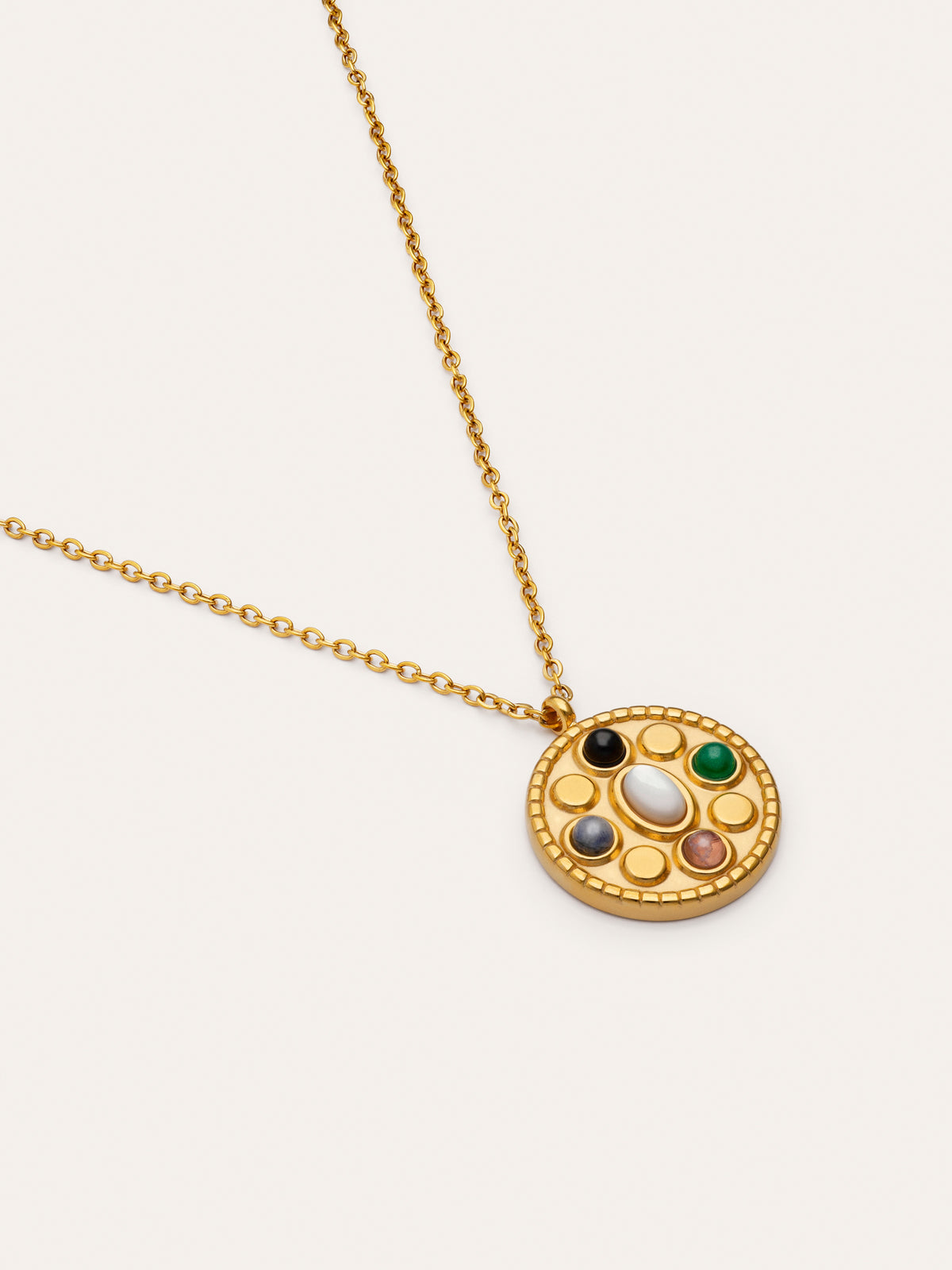 Imagen detalle de Colar Medallion Five Stones Mística Aço Banho a Ouro