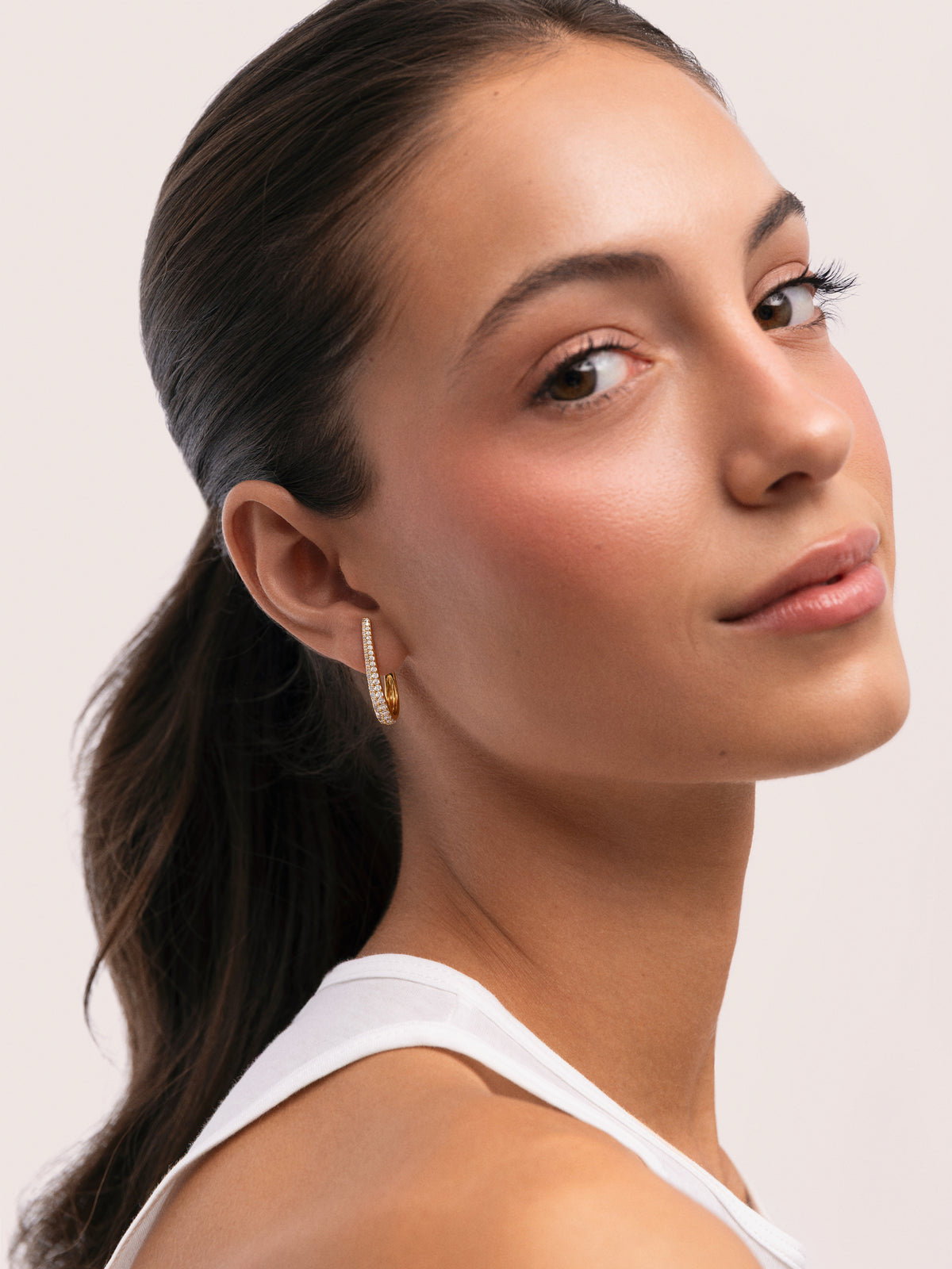 Aby Sparks Gold-Plated Hoop Earrings - vista 4