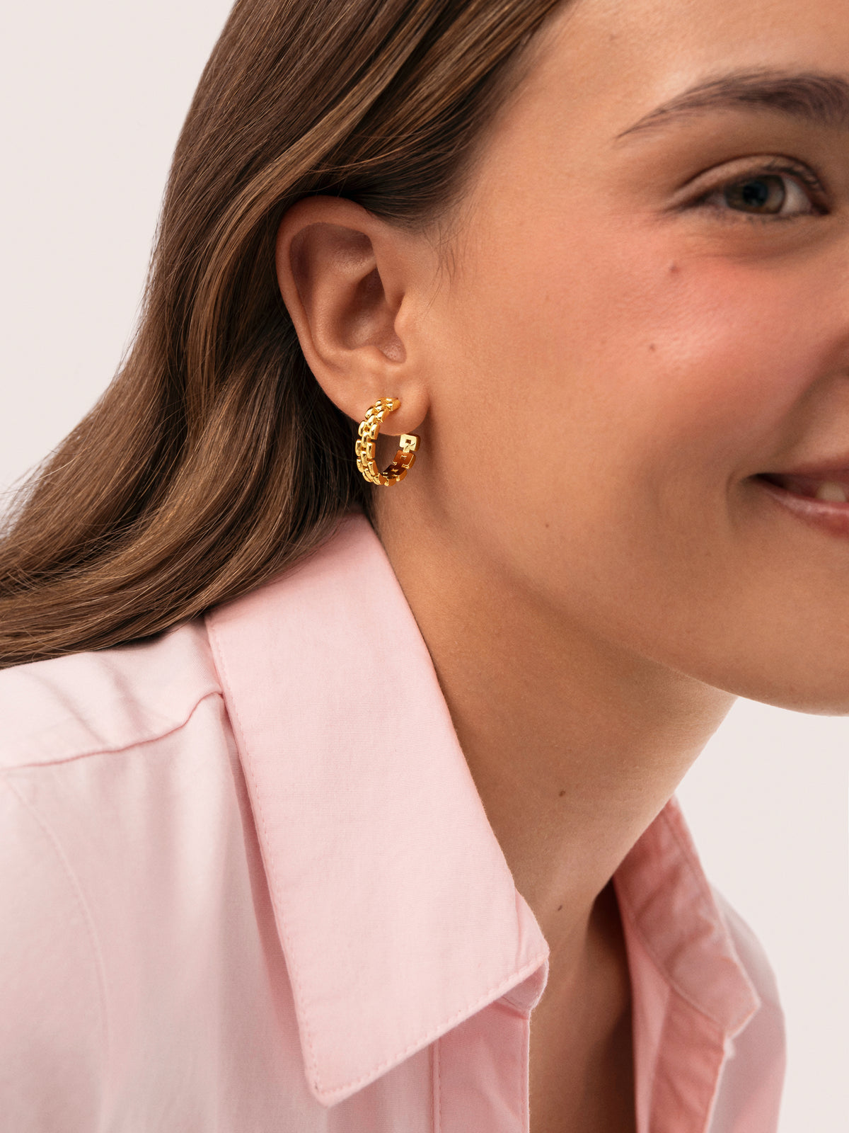 Pendientes Aro Sierpe Baño Oro - puesto en modelo