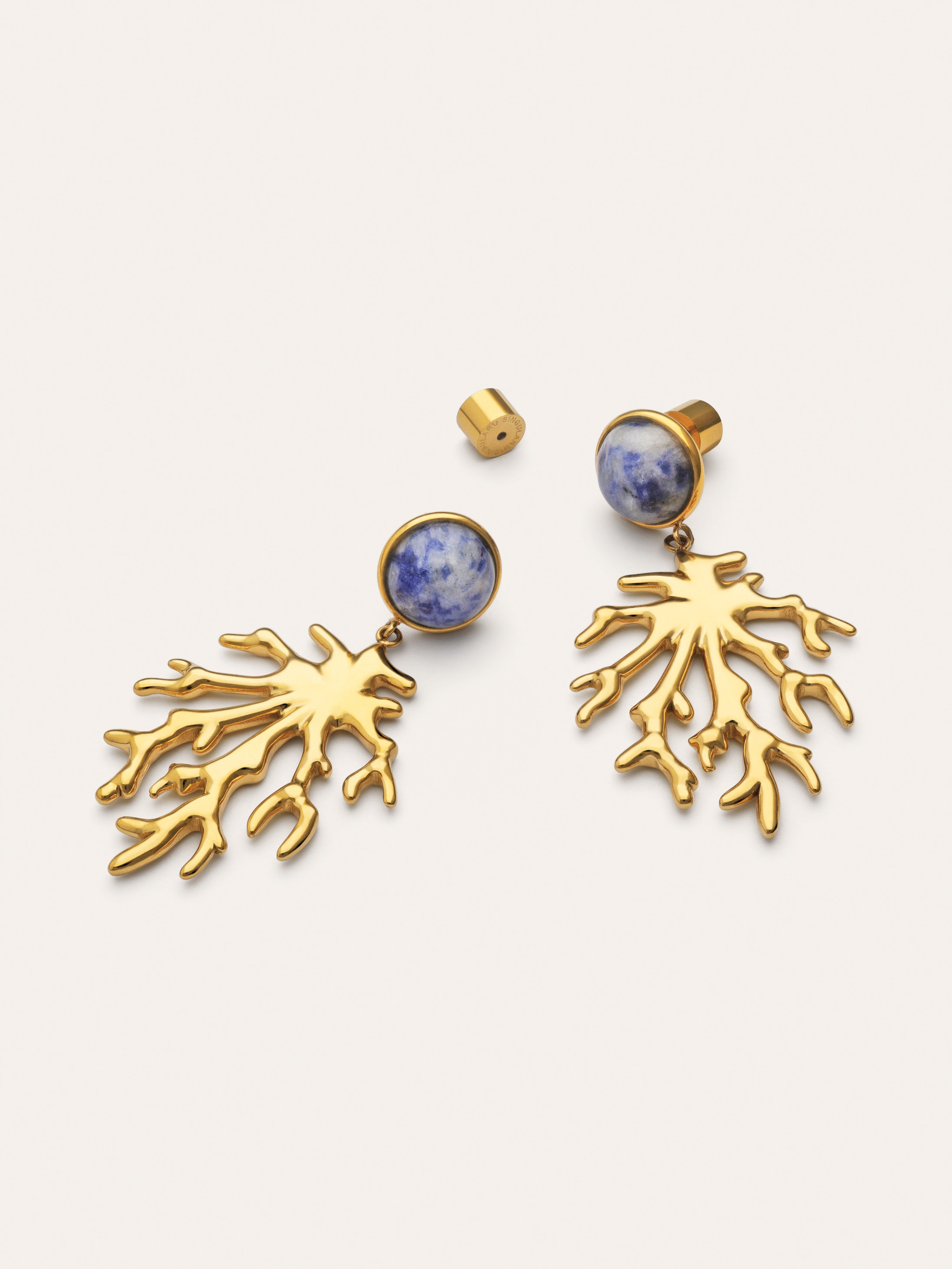 Ohrringe Coral Stone Blau Stahl mit 18kt Goldbeschichtung