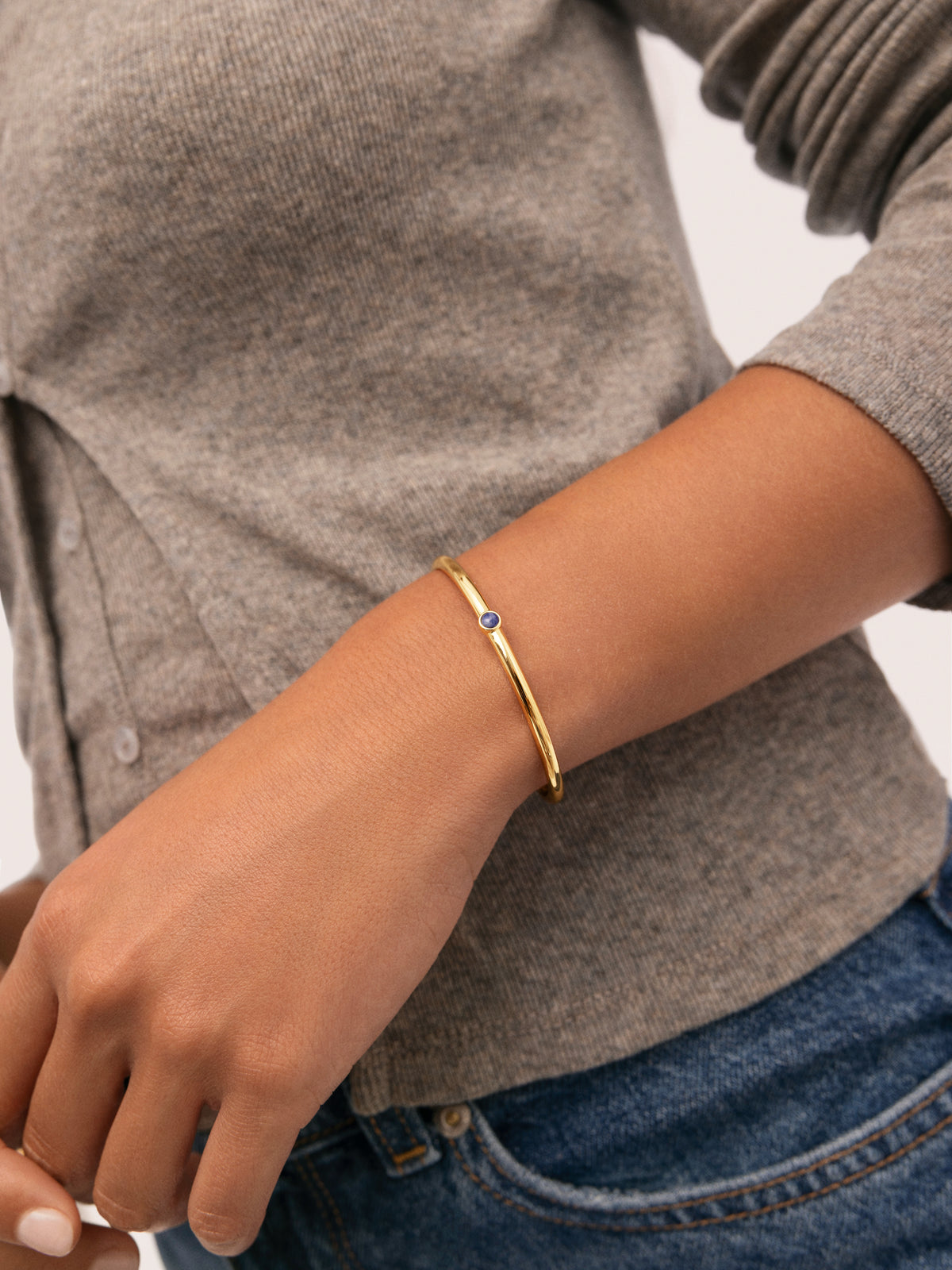 Armband Alma Cianiet verguld - puesto en modelo