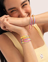 Personalisierbares Armband in Regenbogenfarbe, Edelstahl mit Goldbeschichtung