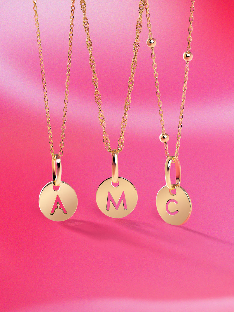 Mini Medallion Letter Acero Baño Oro