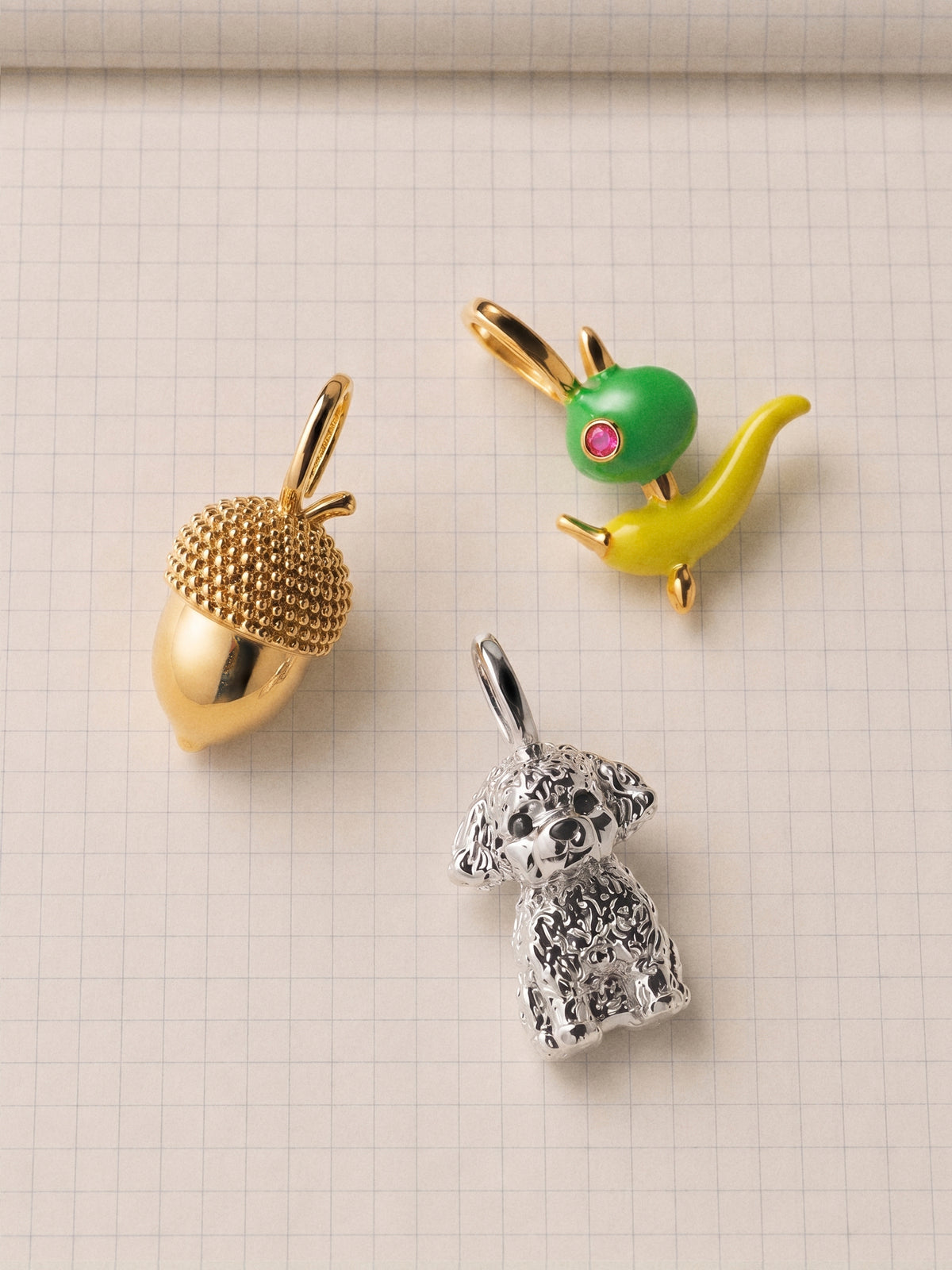 Gold-Plated Acorn Charm - vista 5